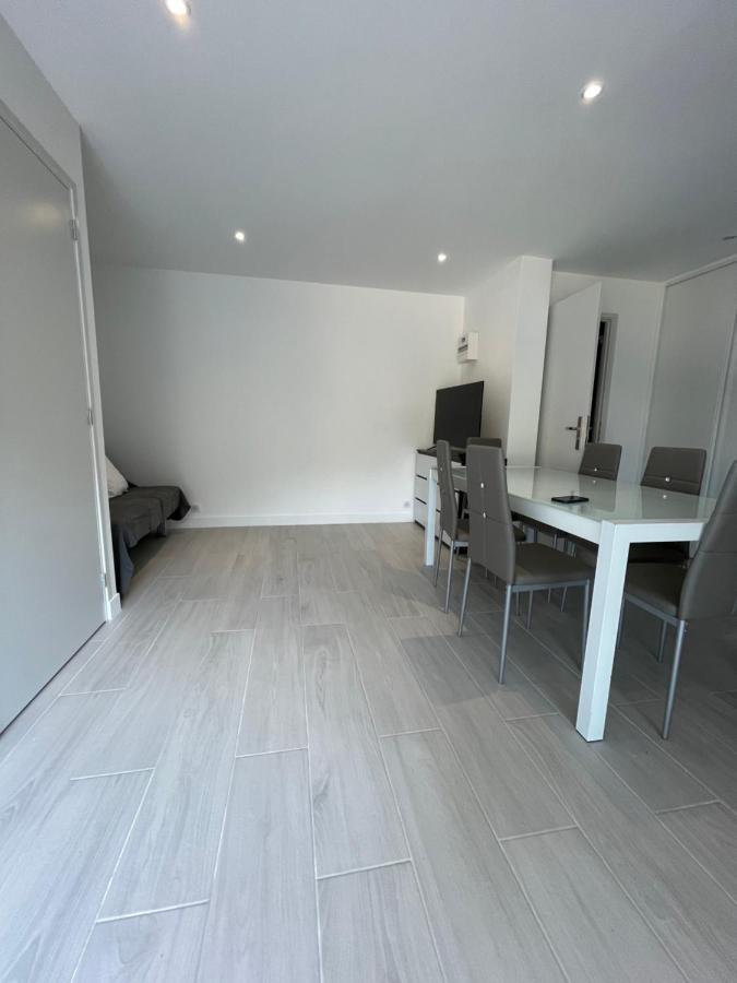 appartement bas de villa avec piscine privée partagée proche bord de mer Cagnes-sur-Mer Exterior foto