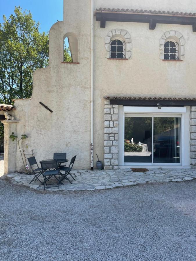 appartement bas de villa avec piscine privée partagée proche bord de mer Cagnes-sur-Mer Exterior foto